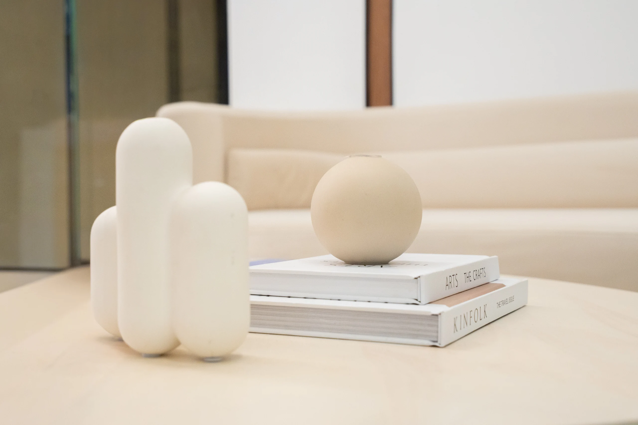 Lounge — Table Detail